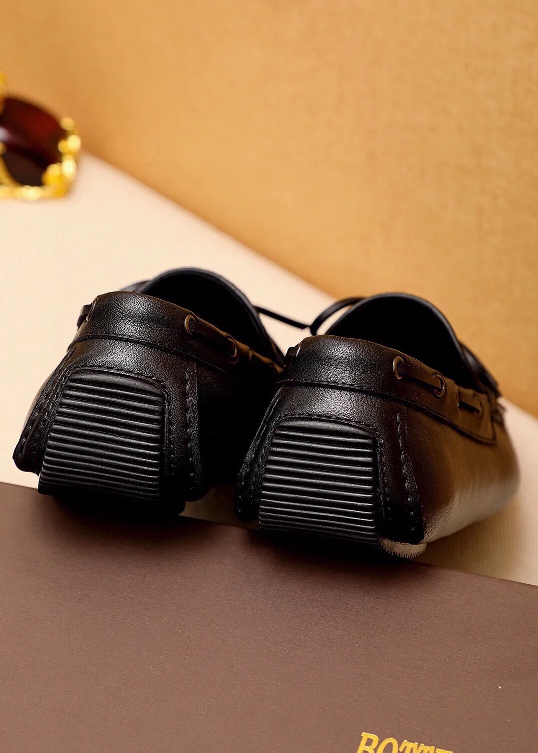 Men's shoes 💰: 420 💐BV men's slip-on shoes® [BOTTEGA VENETA] official website counter new model, one-to-one mold opening ⚠Italian calfskin ➕Hand-woven ➕Cow leather lining. Driving slip-ons, available at counters, sizes 38～44 (45🉑️customized)